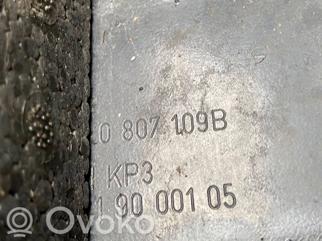 Priekšpusē bampera sija / balka