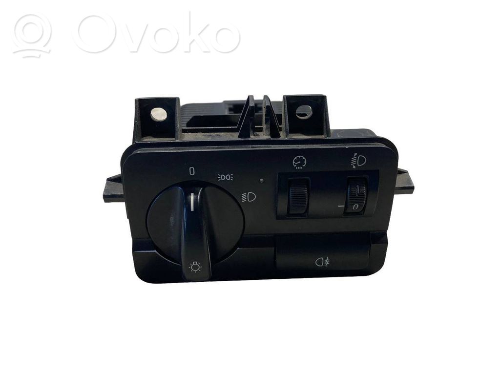 Headlight switch