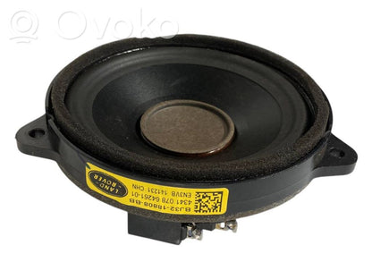 Speaker(s) in front door