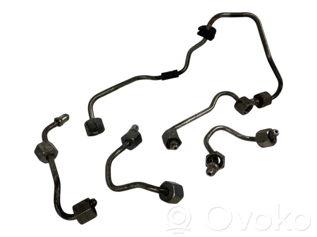 Degvielas caurulīte (-es)