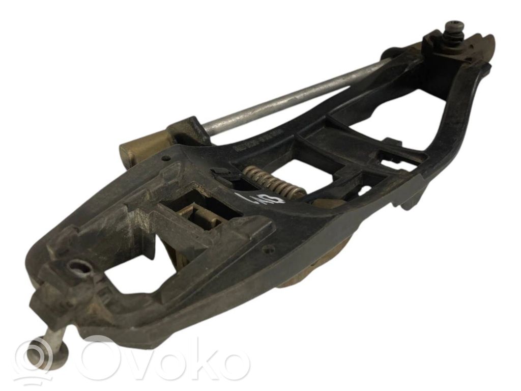 Aizmugurē turētājs / kronšteins ārējam atvēršanas rokturim