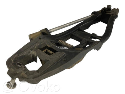 Aizmugurē turētājs / kronšteins ārējam atvēršanas rokturim