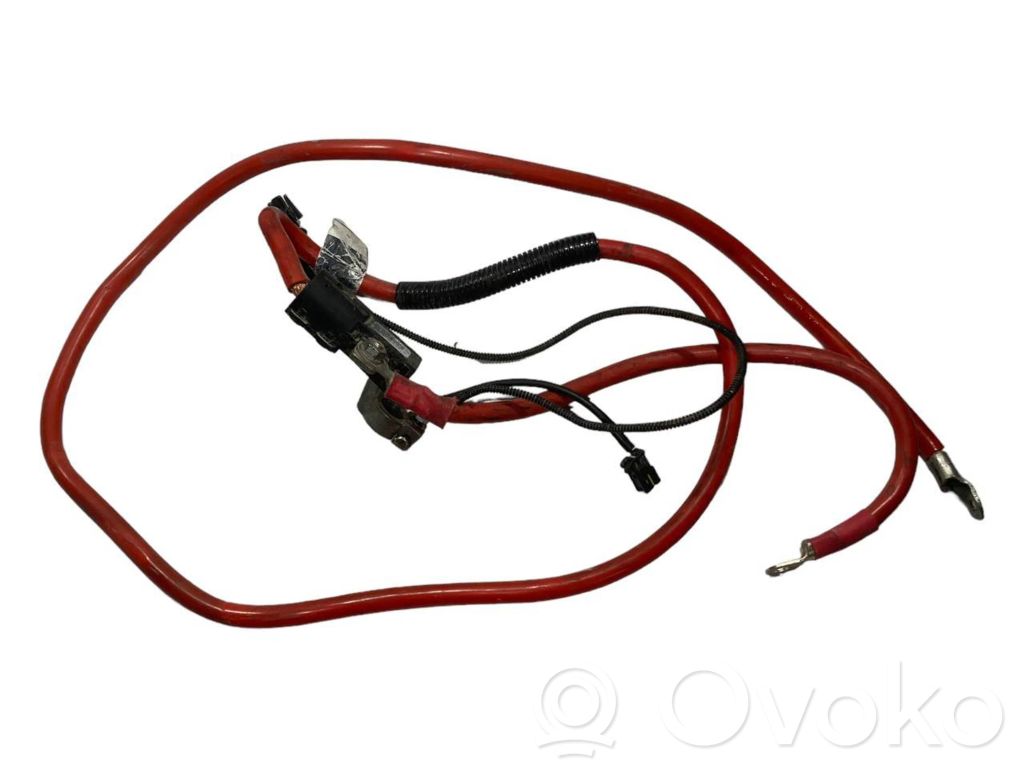 Положительный провод (аккумулятор)