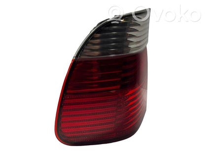 Aizmugurējais lukturis virsbūvē