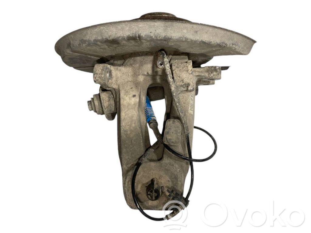 Aizmugurē riteņa rumbas vārpstas šarnīrs (stupica, capfa)