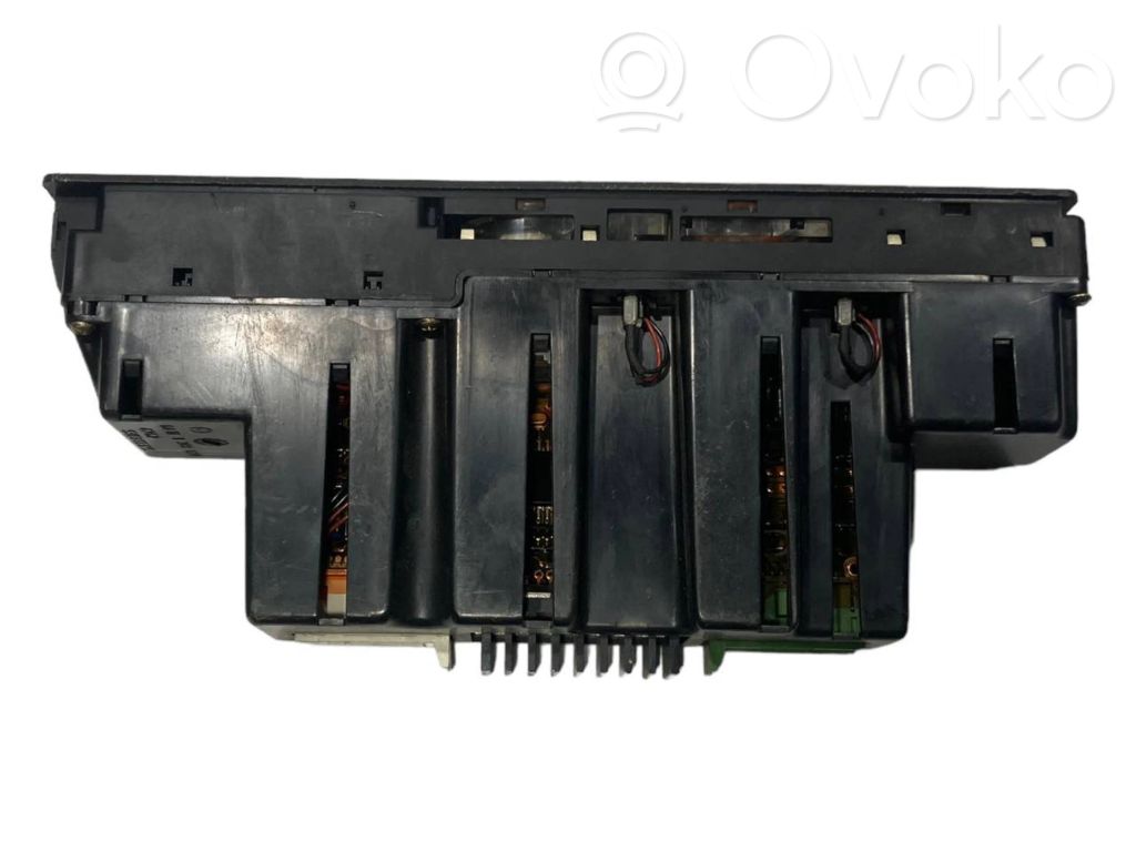 Gaisa kondicioniera / klimata kontroles / salona apsildes vadības bloks (salonā)