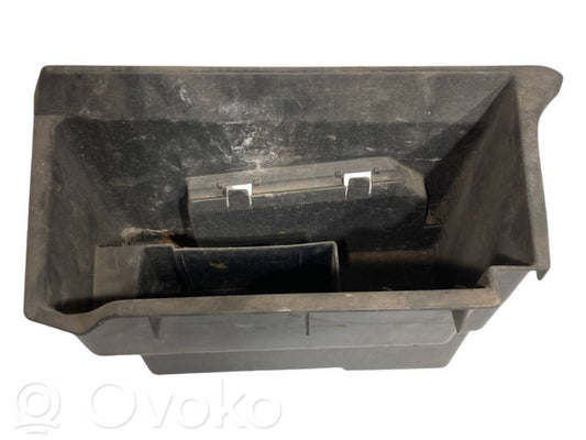 Trunk storage compartment