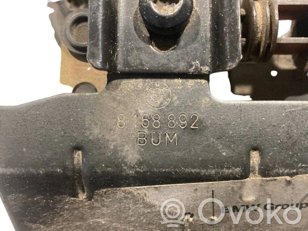 Aizmugurējā pārsega slēdzene