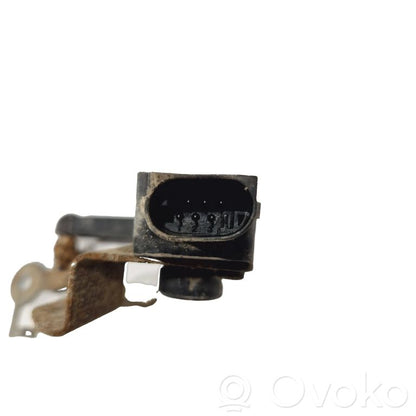 Augstuma sensors (priekšējo lukturu)