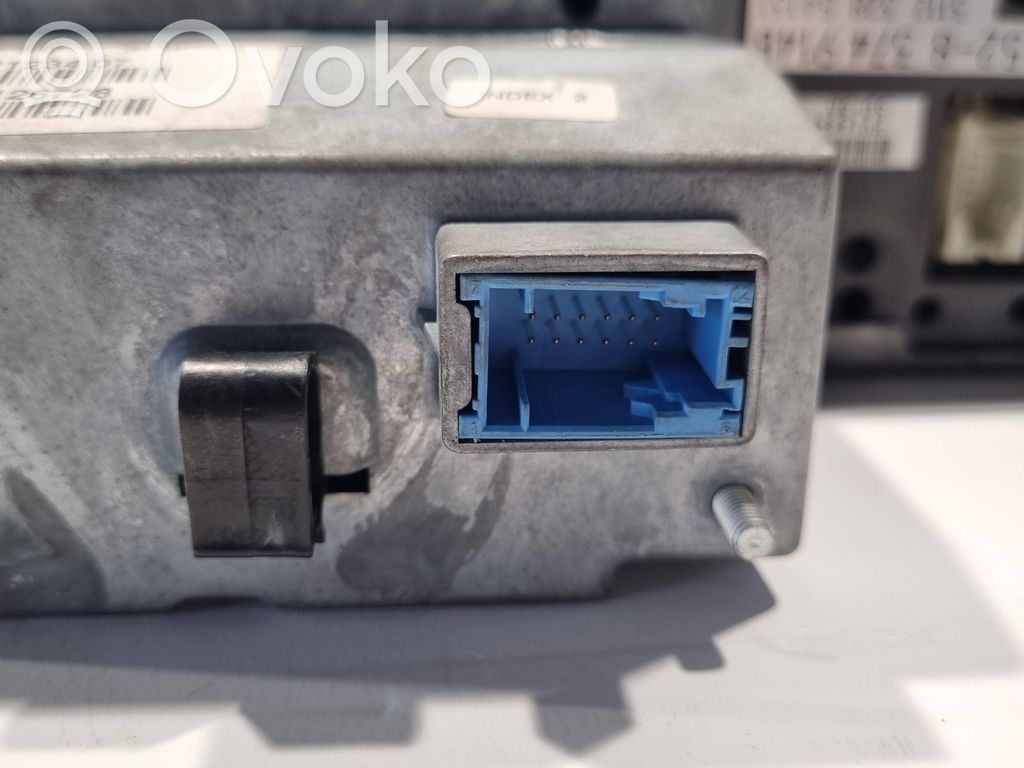 Radio / CD/DVD atskaņotājs / navigācija