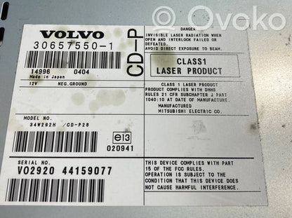 Radio / CD/DVD atskaņotājs / navigācija