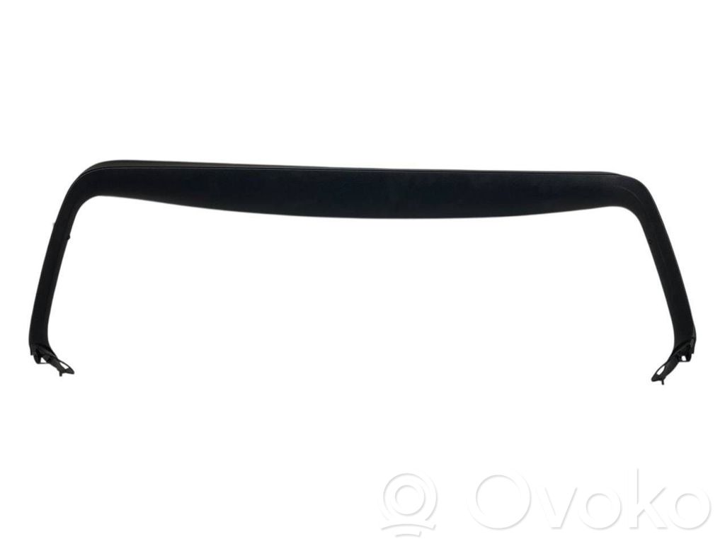 Augšējā dekoratīvā apdare (pie loga)