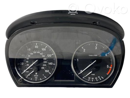 Speedometer (in the instrument panel)