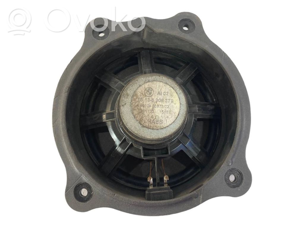 Динамик(и) в передней двери