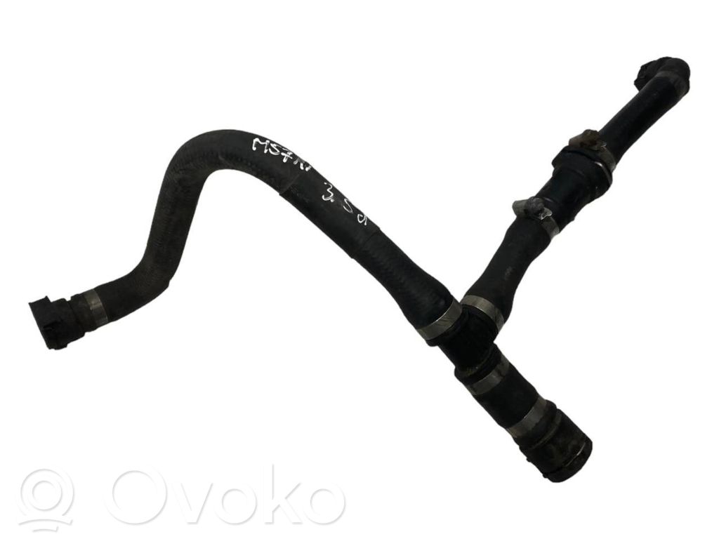 Caurulīte (-es) / šļūtene (-es)