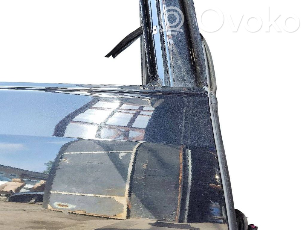 Aizmugurējās durvis