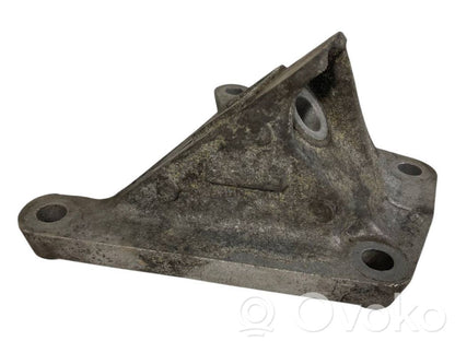 Dzinēja nostiprināšanas stiprinājums-kronšteins