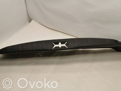 Bagāžnieka sliekšņa dekoratīvā apdare