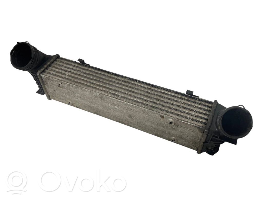 Starpdzesētāja radiators