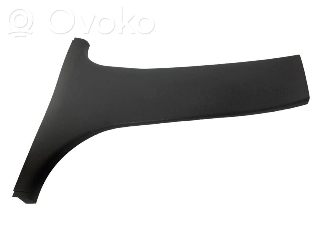 (B) statņa dekoratīvā apdare (apakšdaļa)