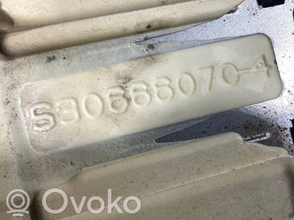 Stūres ass dekoratīvā apdare