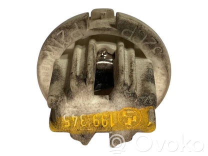 Aizmugures spuldzes vāka turētājs