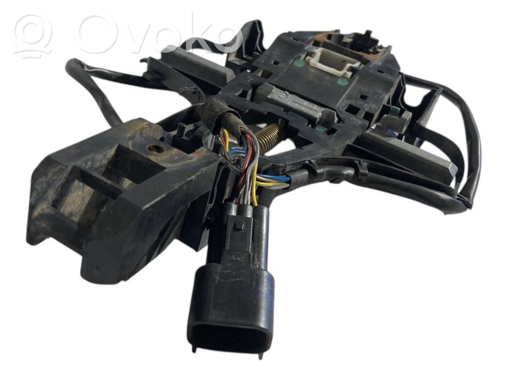 Aizmugurē turētājs / kronšteins ārējam atvēršanas rokturim