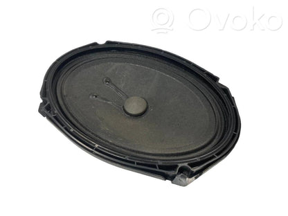 Speaker(s) in the rear window