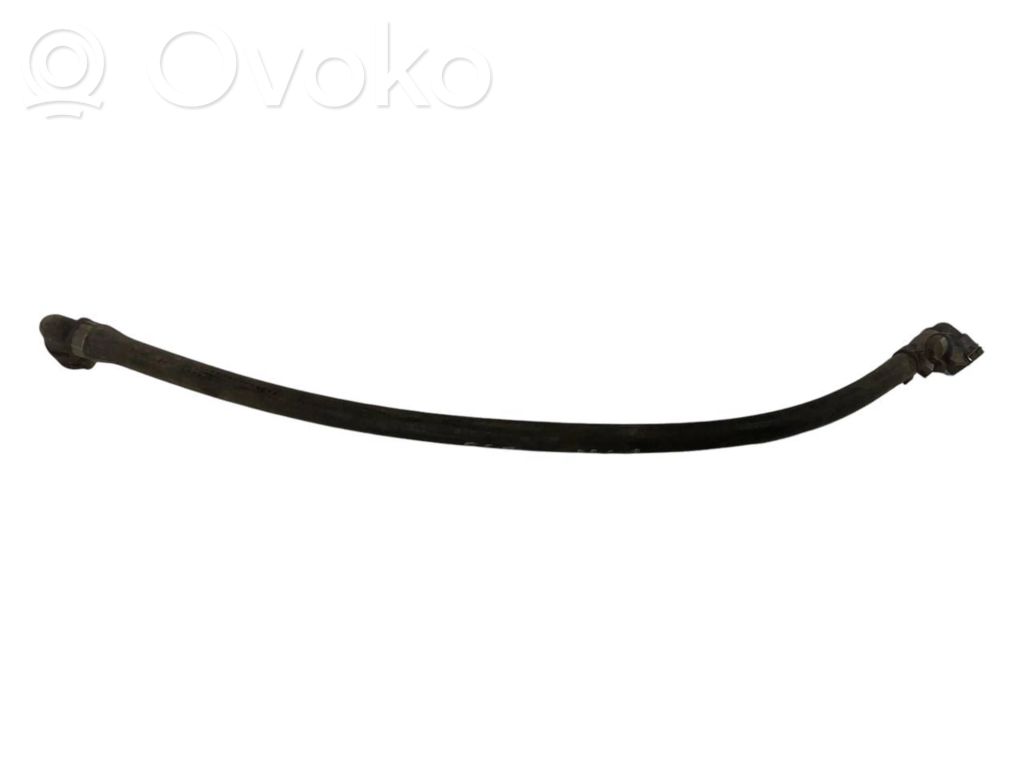 Caurulīte (-es) / šļūtene (-es)