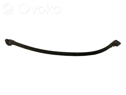 Caurulīte (-es) / šļūtene (-es)