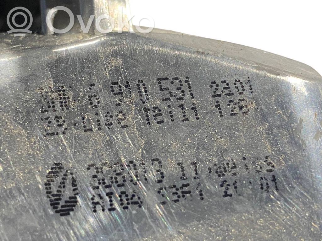 Aizmugurējais lukturis virsbūvē