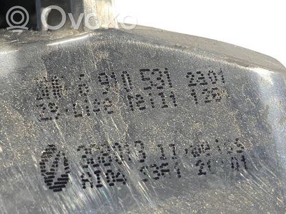 Aizmugurējais lukturis virsbūvē