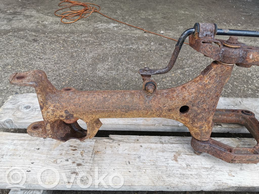 Pusrāmis aizmugurējais / priekšējais