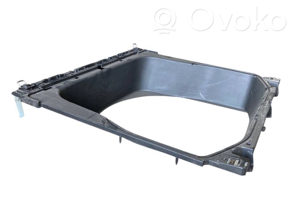 Bagāžnieka sānu apakšējās apdares panelis