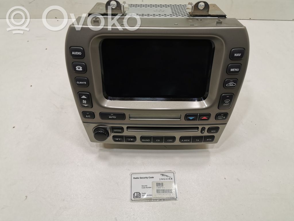 Radio / CD/DVD atskaņotājs / navigācija