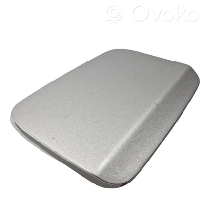 Декоративная отделка вокруг крышки топливного бака