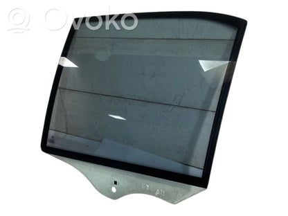 aizmugurējo durvju stikls