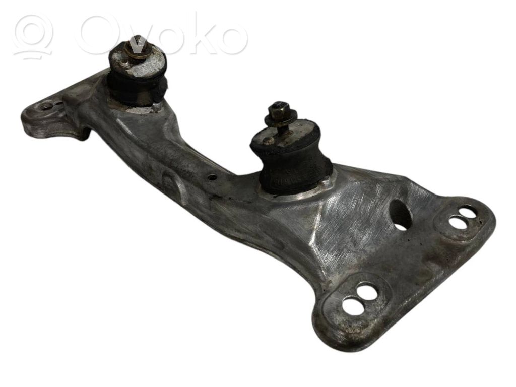 Transmission mounting bracket