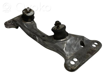 Transmission mounting bracket