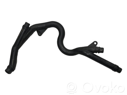 Caurulīte (-es) / šļūtene (-es)