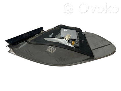 Aizmugurējais lukturis virsbūvē