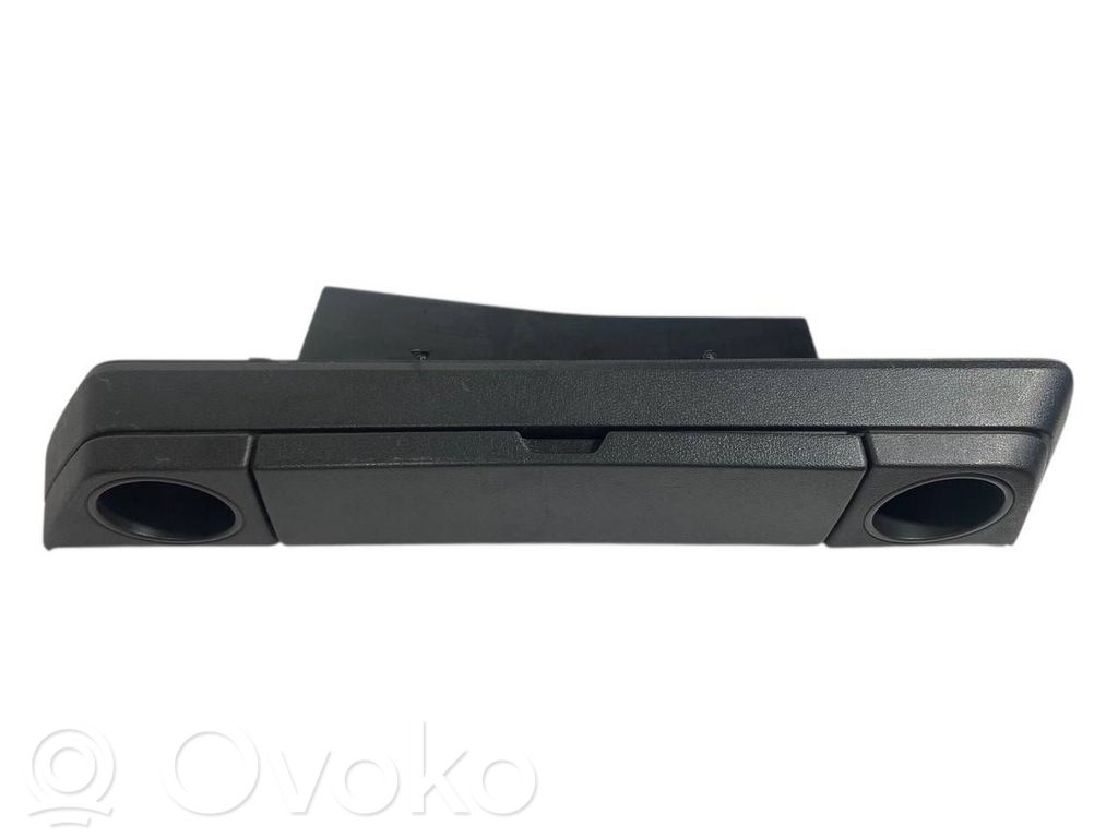 Mantu nodalījums stumbrs