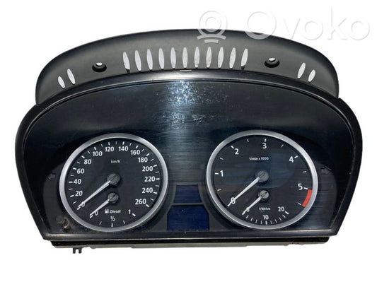 Speedometer (in the instrument panel)