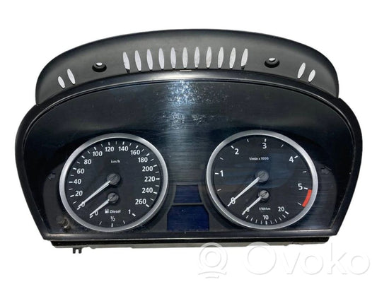 Speedometer (in the instrument panel)
