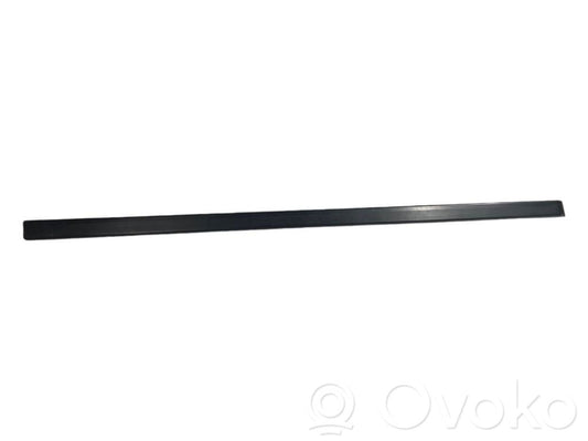 Декоративная отделка входной двери (молдинг)