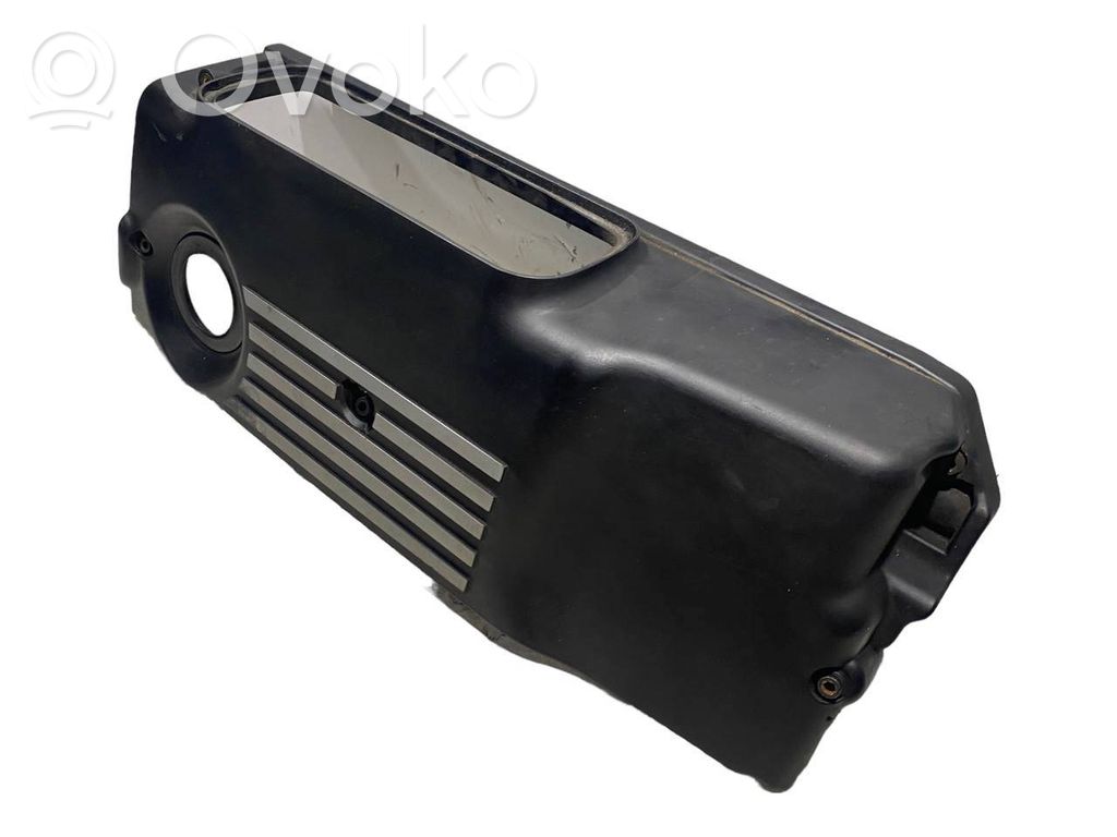 Dzinēja pārsegs (dekoratīva apdare)