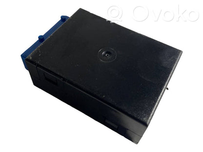 Logu tīrītāju relejs