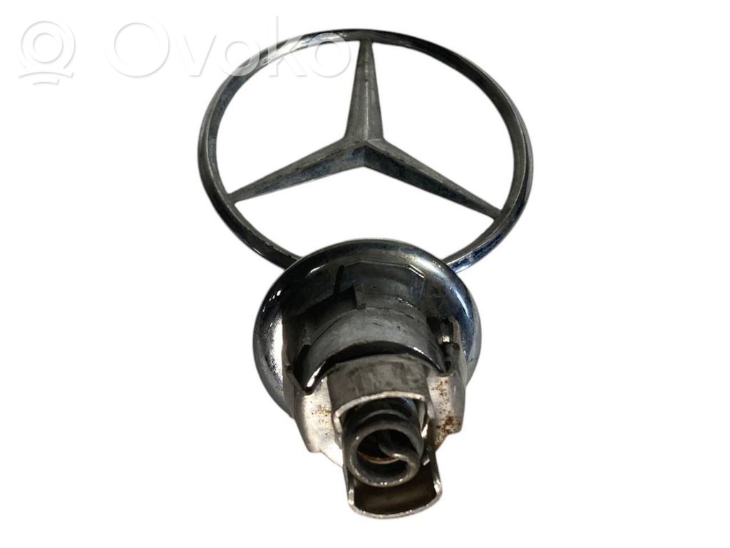 Manufacturer's emblem