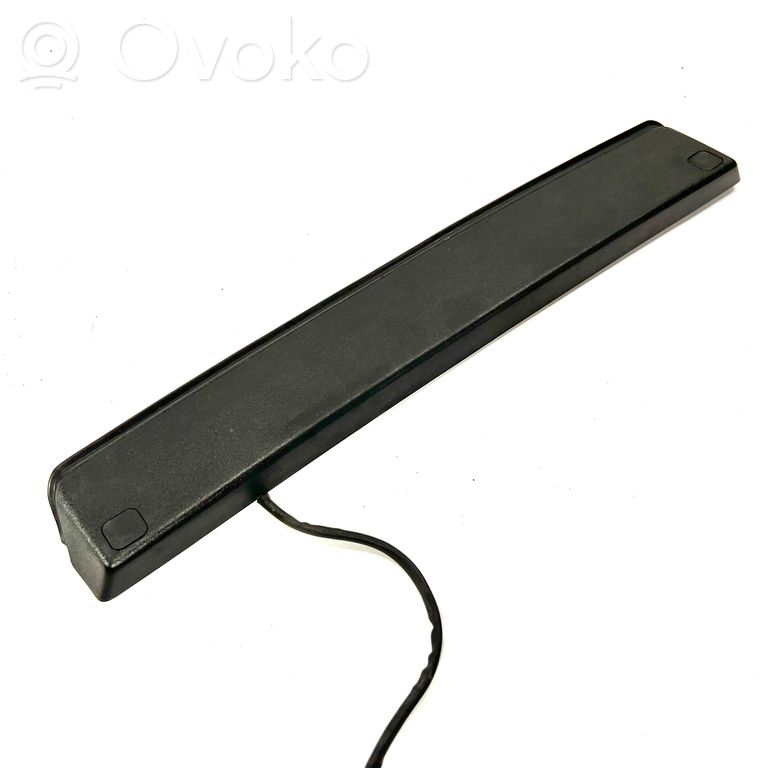 Papildu bremžu signāla lukturis