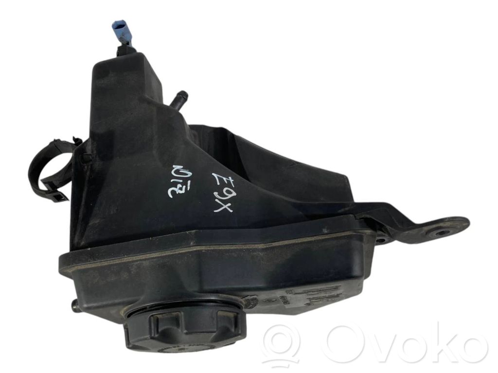 Dzesēšanas šķidruma izplešanās tvertne